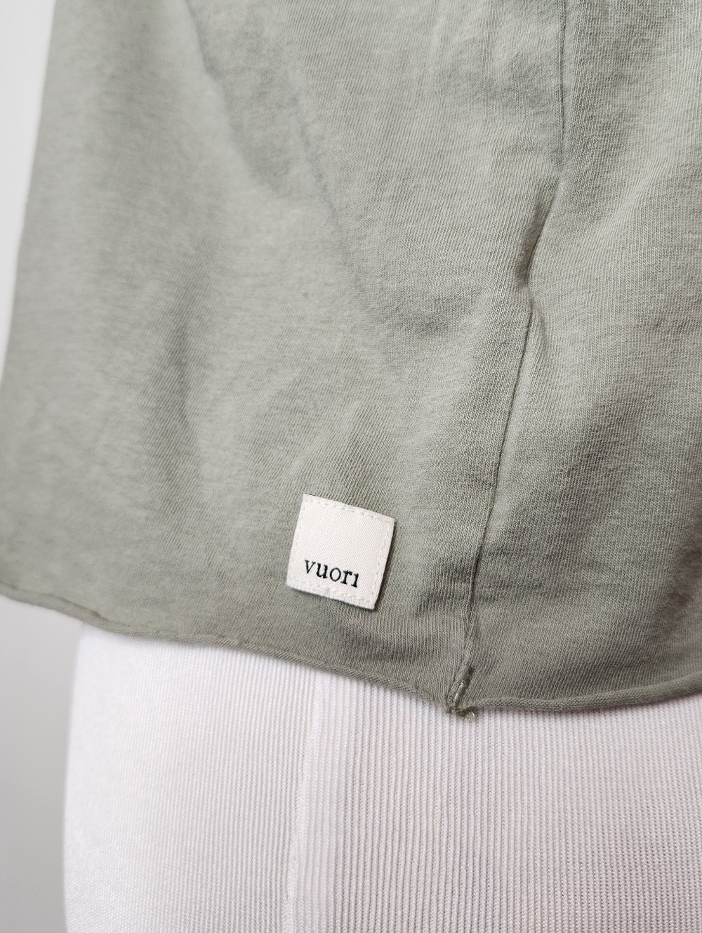 Vuori Laurel Gray Green Long Sleeve Coast Tee Shirt Women's Size Small - Picture 2 of 6